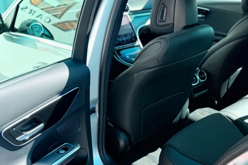 Mercedes-Benz C din 2024 cu 8.200 km - oferta MER136531 - foto 12