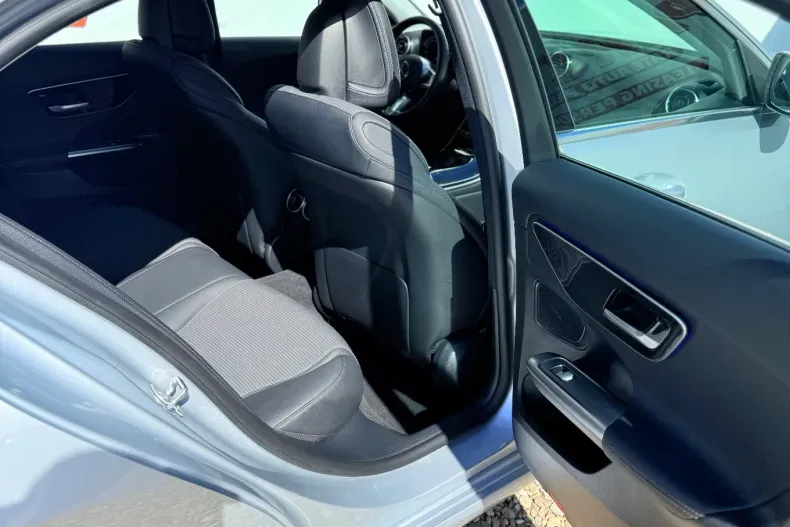 Mercedes-Benz C din 2024 cu 8.200 km - oferta MER136531 - foto 15