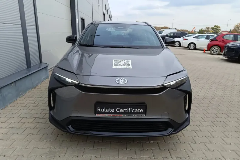 Toyota bZ4X din 2024 cu 6.900 km - oferta TOY136547 - foto 3