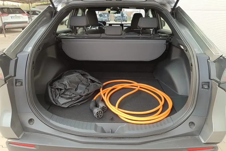 Toyota bZ4X din 2024 cu 6.900 km - oferta TOY136547 - foto 5