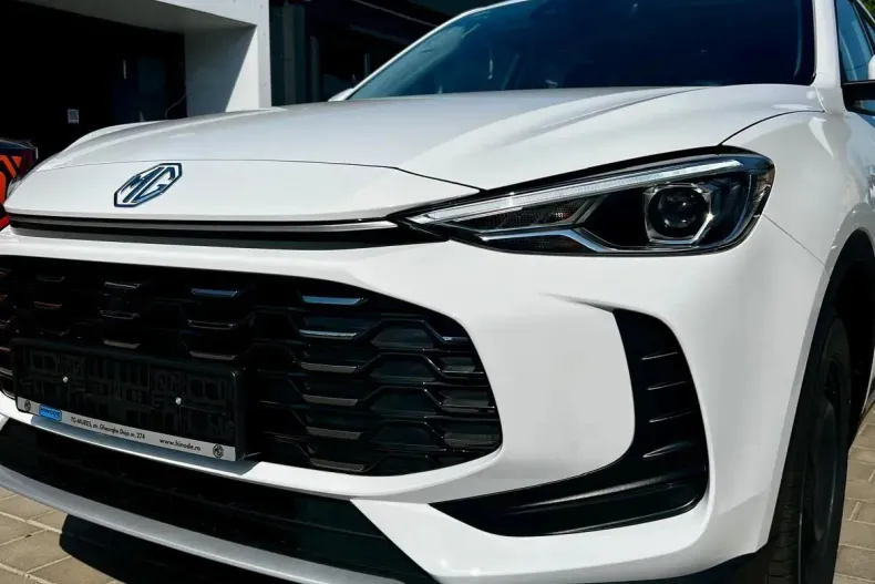 MG ZS din 2025 cu 10 km - oferta MG0136556 - foto 1