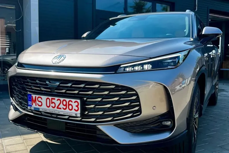 MG HS din 2025 cu 10 km - oferta MG0136557 - foto 1