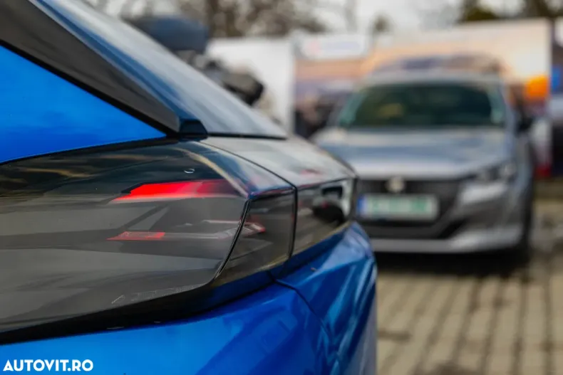 Peugeot 2008 din 2023 cu 54 km - oferta PEU136574 - foto 8