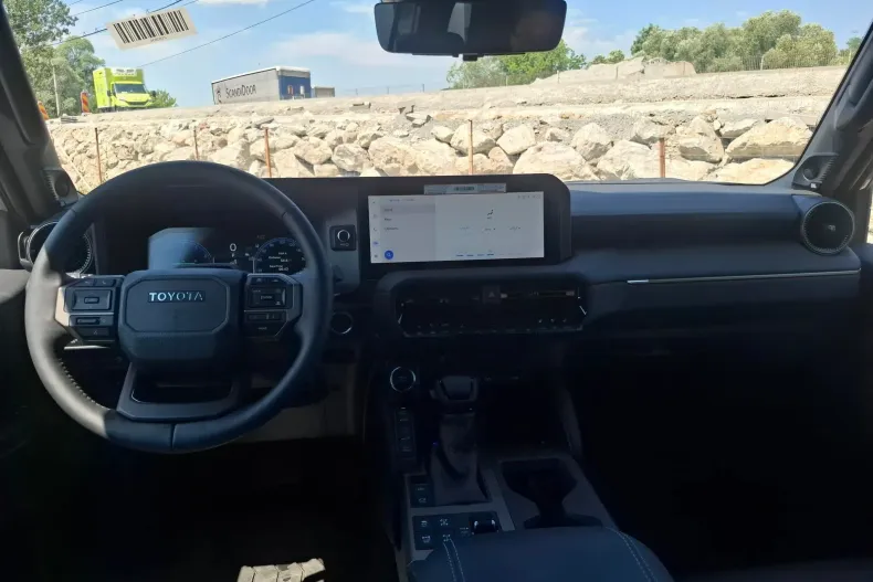 Toyota Land Cruiser 250 din 2024 cu 150 km - oferta TOY136576 - foto 3