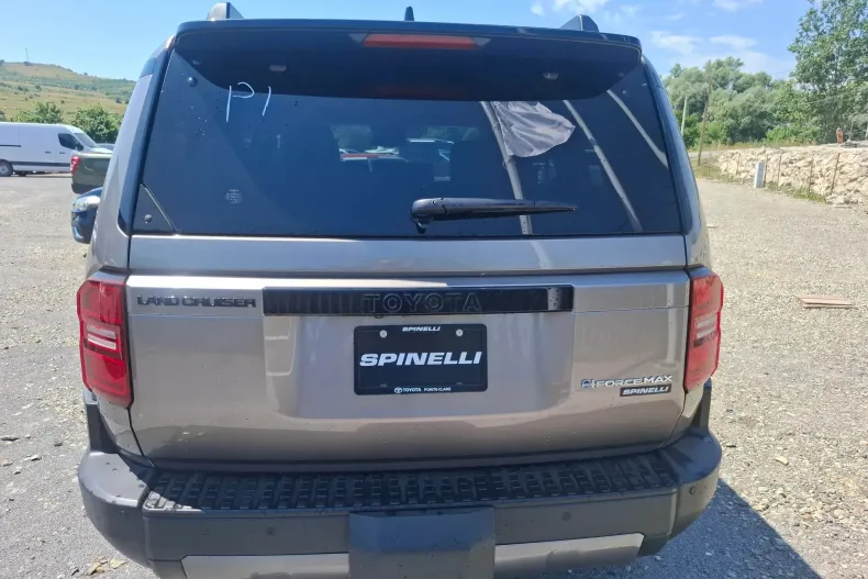 Toyota Land Cruiser 250 din 2024 cu 150 km - oferta TOY136576 - foto 7