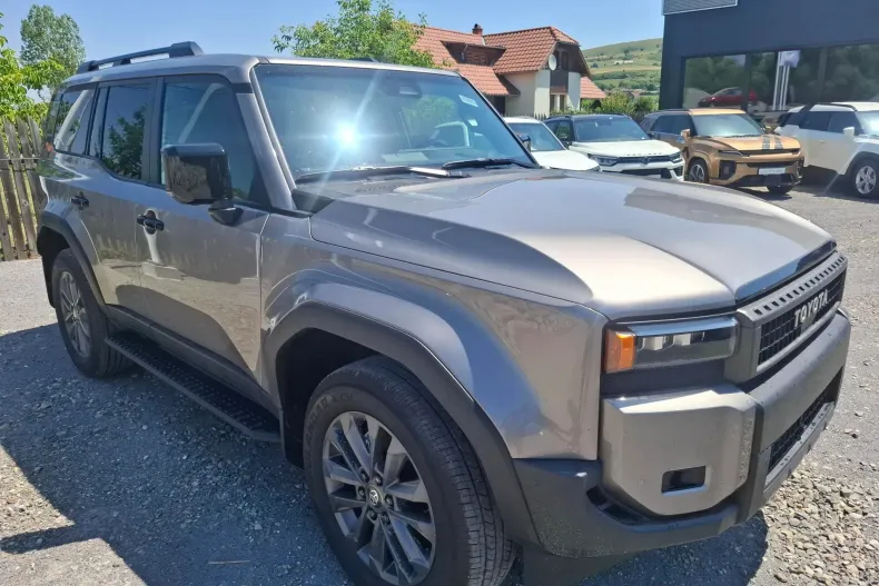 Toyota Land Cruiser 250 din 2024 cu 150 km - oferta TOY136576 - foto 9