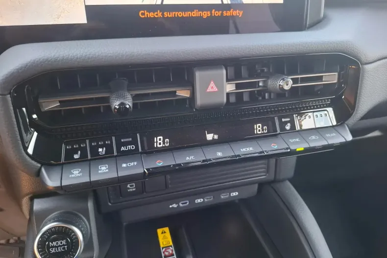 Toyota Land Cruiser 250 din 2024 cu 150 km - oferta TOY136576 - foto 12