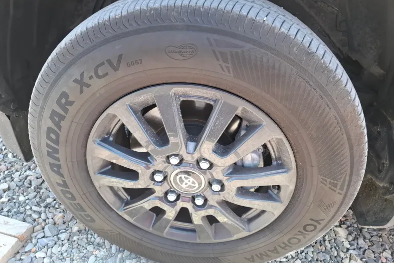 Toyota Land Cruiser 250 din 2024 cu 10.561 km - oferta TOY136578 - foto 5