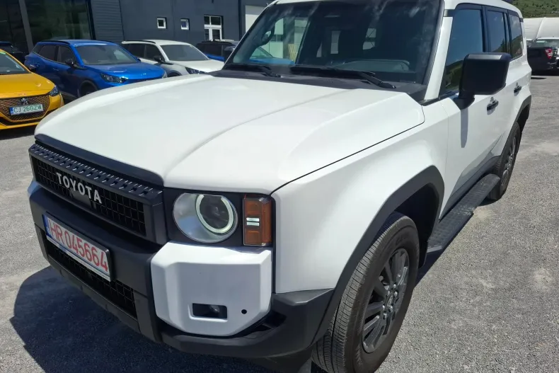 Toyota Land Cruiser 250 din 2024 cu 10.561 km - oferta TOY136578 - foto 8
