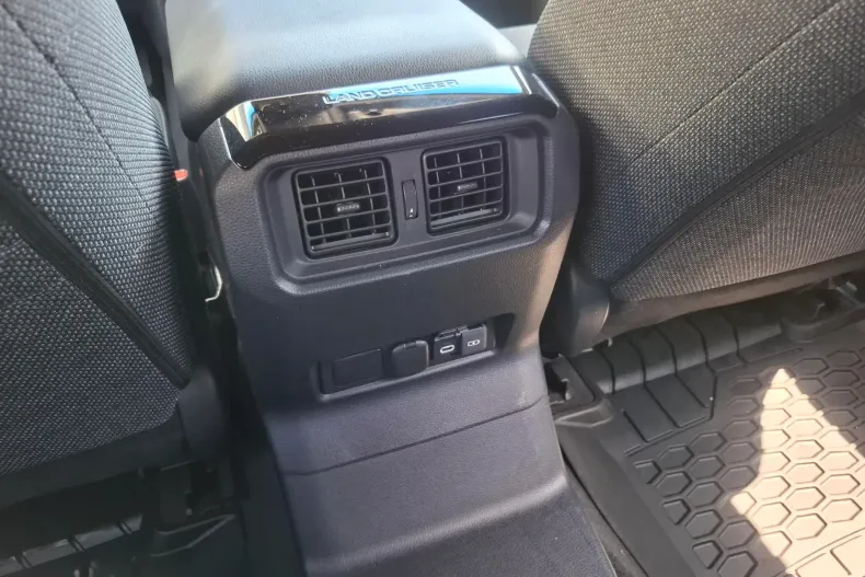 Toyota Land Cruiser 250 din 2024 cu 10.561 km - oferta TOY136578 - foto 14