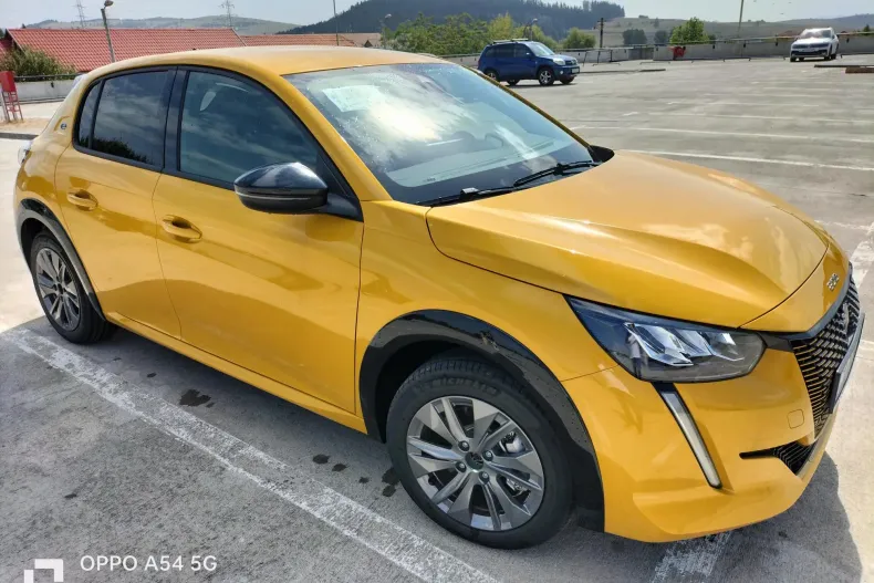 Peugeot 208 din 2023 cu 54 km - oferta PEU136583 - foto 7