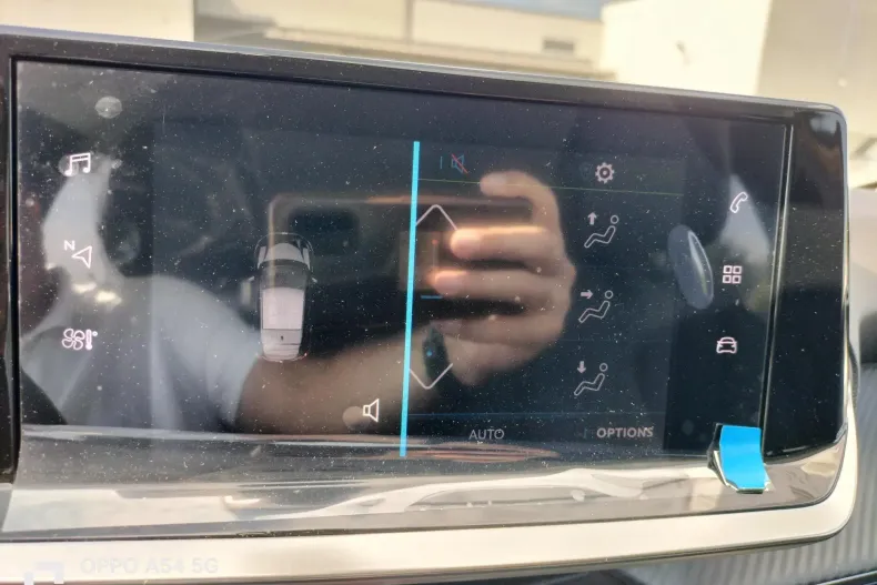 Peugeot 208 din 2023 cu 54 km - oferta PEU136583 - foto 16