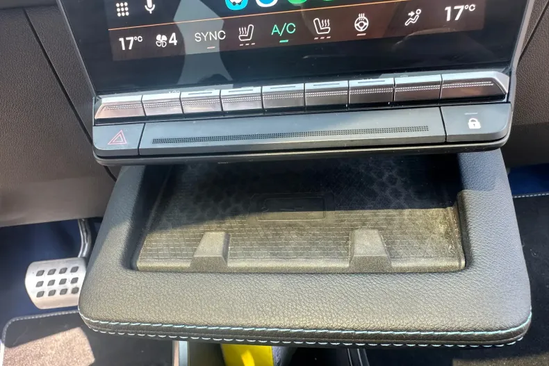 Renault Scenic din 2024 cu 5.200 km - oferta REN136587 - foto 10