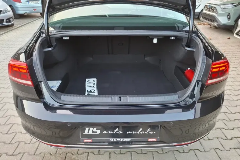 Volkswagen Passat din 2021 cu 102.891 km - oferta VOL136622 - foto 10