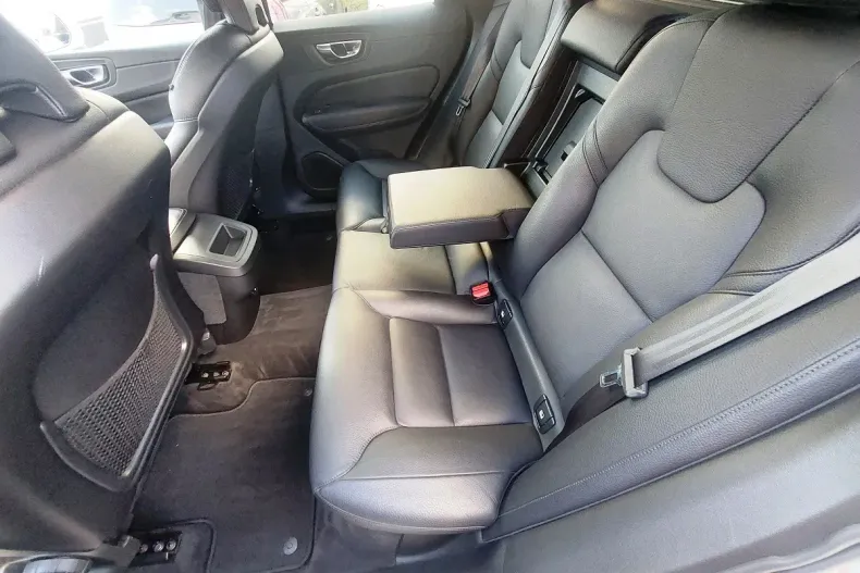 Volvo XC60 din 2021 cu 92.623 km - oferta VOL136628 - foto 8