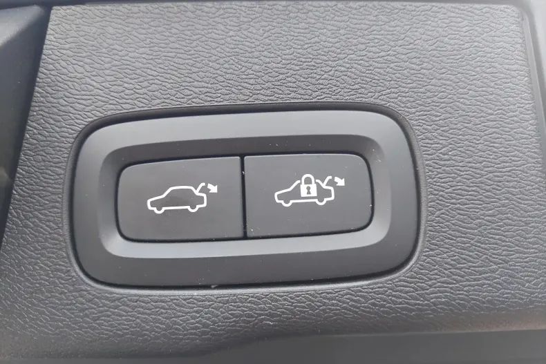 Volvo XC60 din 2021 cu 92.623 km - oferta VOL136628 - foto 10