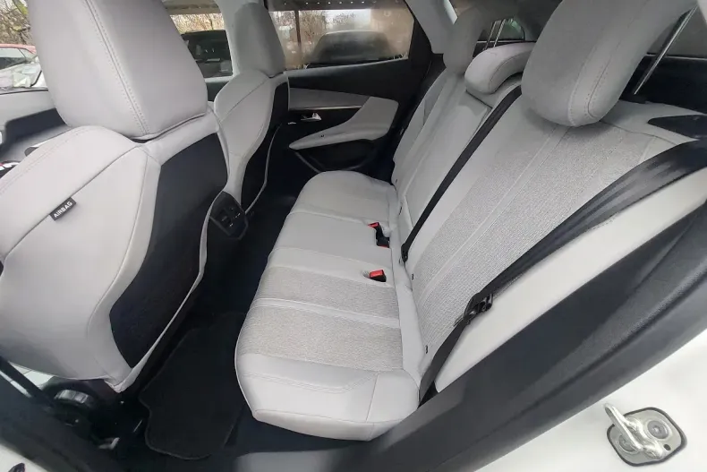 Peugeot 3008 din 2019 cu 125.008 km - oferta PEU136630 - foto 9