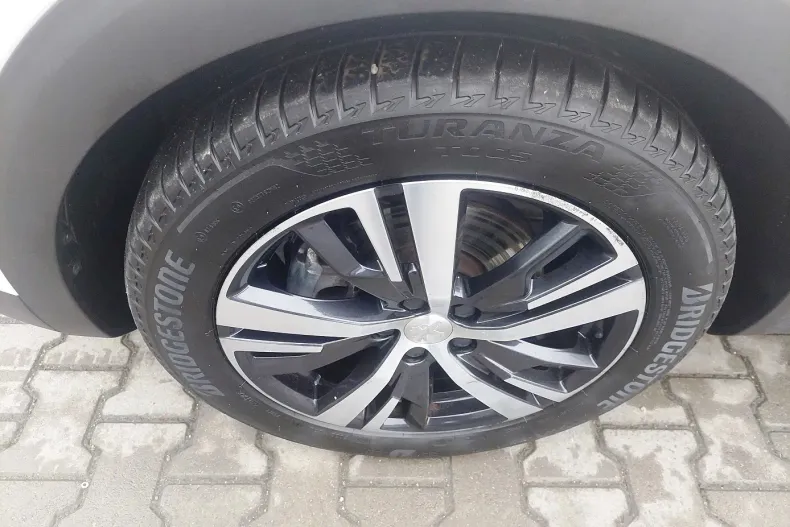 Peugeot 3008 din 2019 cu 125.008 km - oferta PEU136630 - foto 29