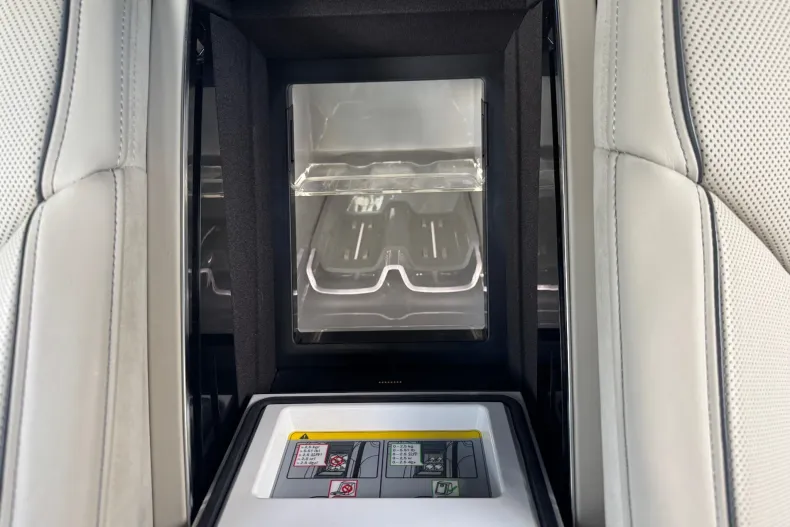 Audi A8 din 2023 cu 124.000 km - oferta AUD136646 - foto 8