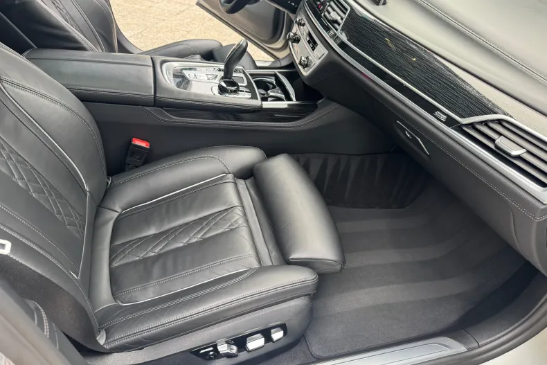 BMW Seria 7 din 2020 cu 170.000 km - oferta BMW136647 - foto 23