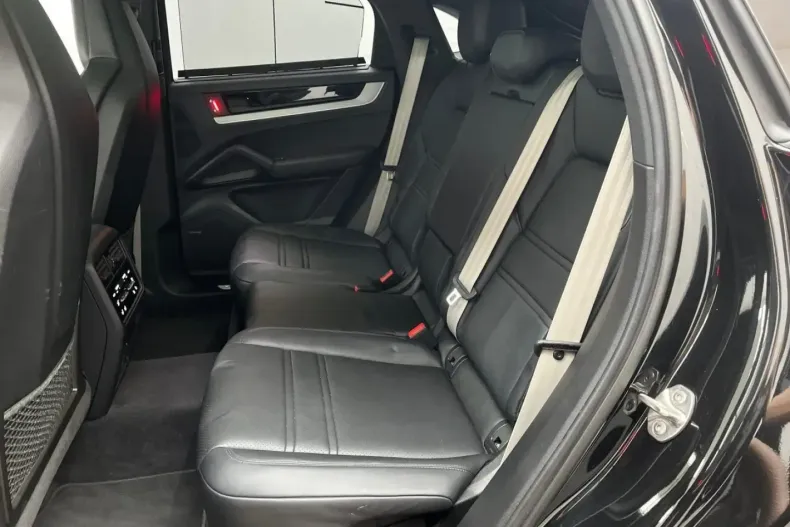 Porsche Cayenne din 2023 cu 55.867 km - oferta POR136656 - foto 10