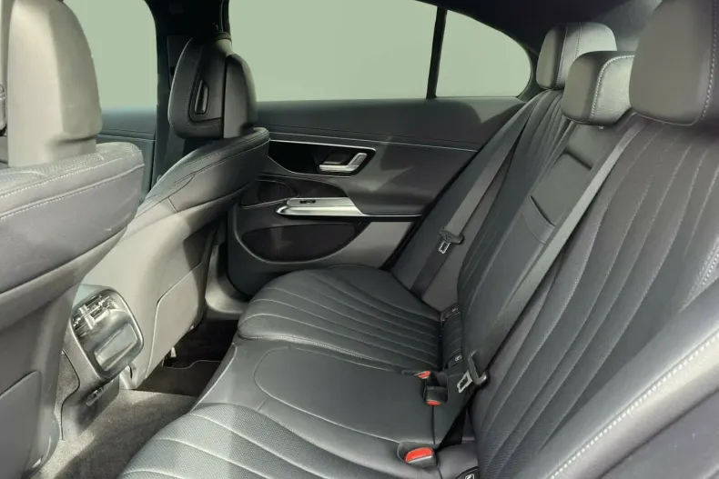 Mercedes-Benz E 300 din 2024 cu 17.051 km - oferta MER136657 - foto 14