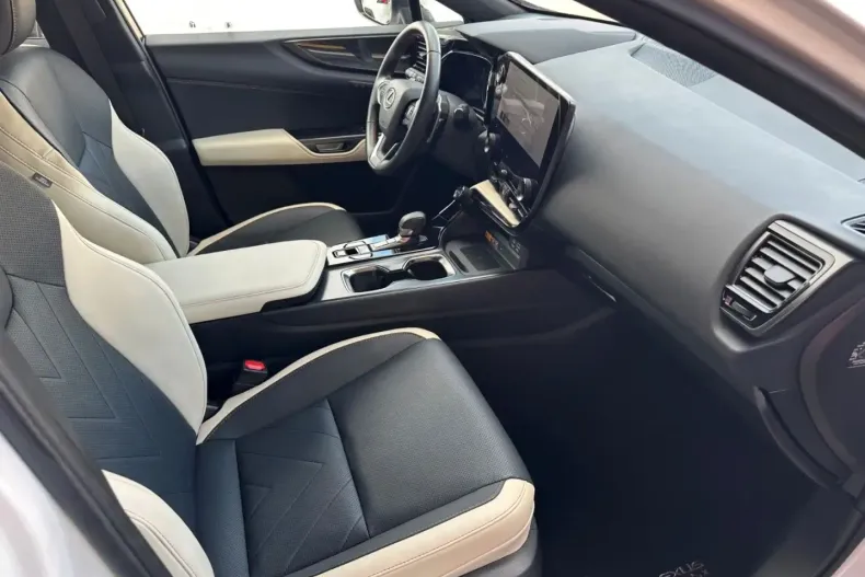 Lexus NX 350h din 2023 cu 10.900 km - oferta LEX136659 - foto 11