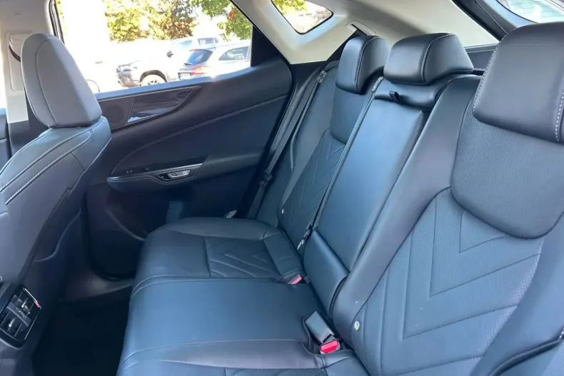 Lexus NX 350h din 2024 cu 10.990 km - oferta LEX136661 - foto 8