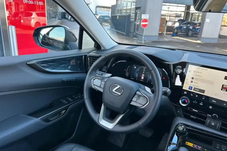 Lexus NX 350h din 2024 cu 10.990 km - oferta LEX136661 - foto 12