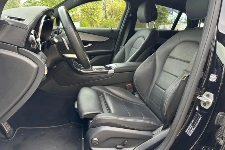 Mercedes-Benz GLC 200 din 2022 cu 35.900 km - oferta MER136671 - foto 11