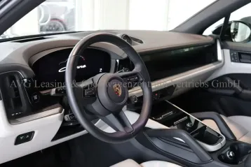Porsche Cayenne din 2024 - oferta POR136678