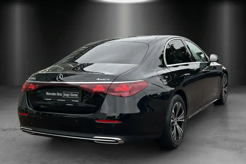 Mercedes-Benz E 220 din 2023 cu 9.986 km - oferta MER136688 - foto 5