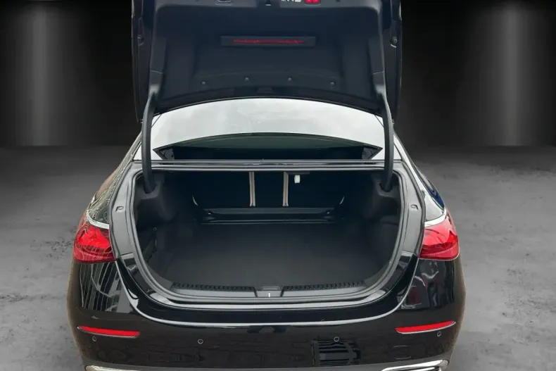 Mercedes-Benz E 220 din 2023 cu 9.986 km - oferta MER136688 - foto 13