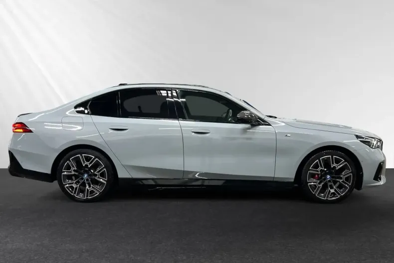 BMW 530 din 2024 cu 7.990 km - oferta BMW136730 - foto 2