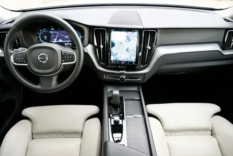 Volvo XC60 din 2022 cu 52.000 km - oferta VOL136766 - foto 1