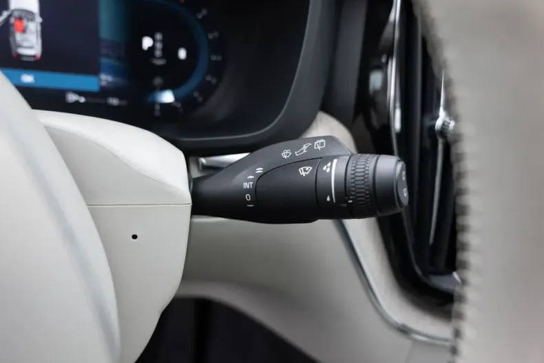 Volvo XC60 din 2023 cu 37.768 km - oferta VOL136767 - foto 21