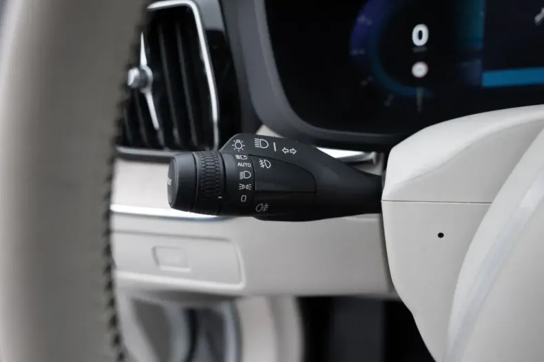 Volvo XC60 din 2023 cu 37.768 km - oferta VOL136767 - foto 22