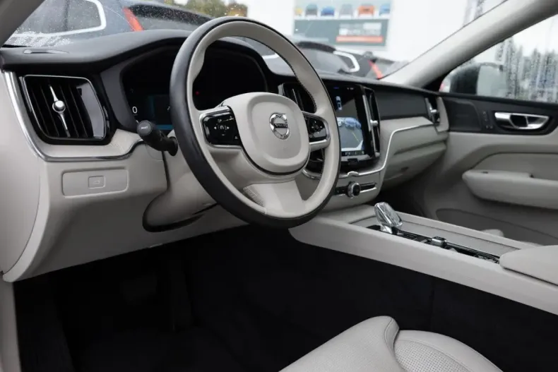 Volvo XC60 din 2023 cu 37.768 km - oferta VOL136767 - foto 23