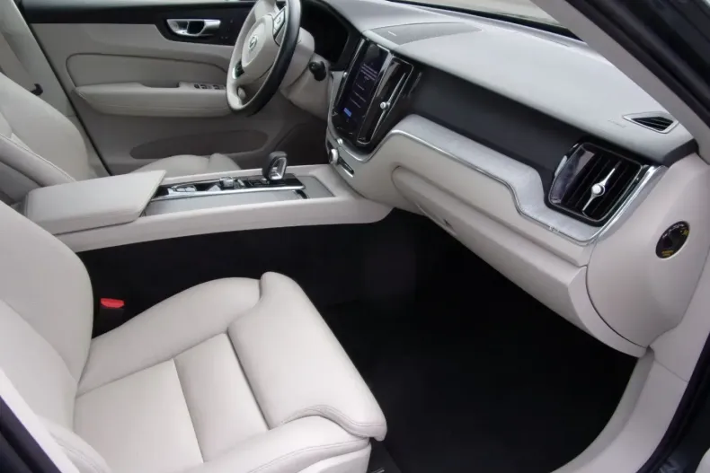 Volvo XC60 din 2023 cu 30.700 km - oferta VOL136768 - foto 12