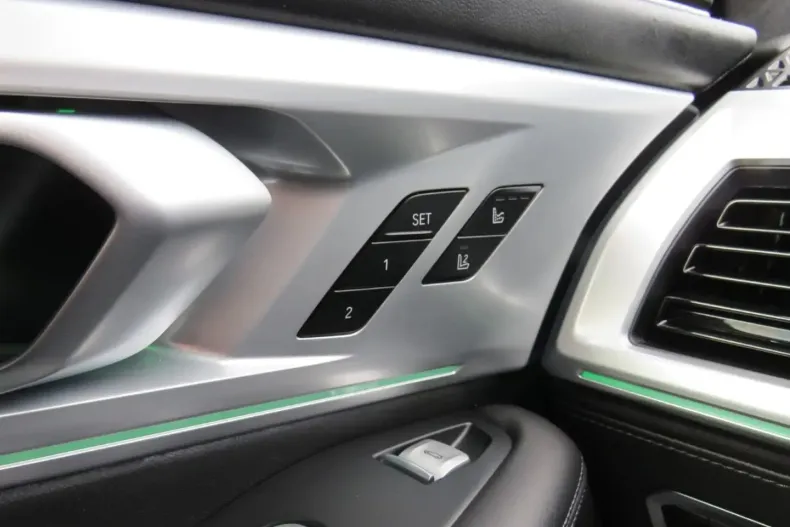 BMW XM din 2023 cu 33.237 km - oferta BMW136788 - foto 14