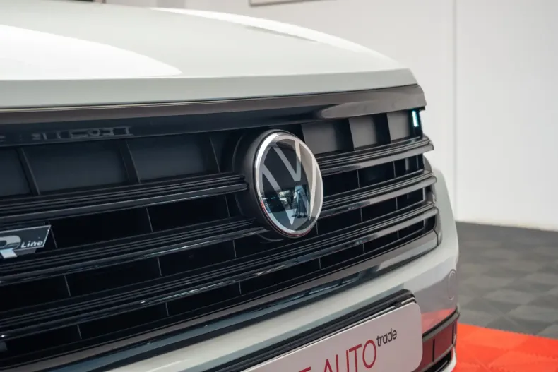 Volkswagen Touareg din 2021 cu 65.500 km - oferta VOL136796 - foto 4