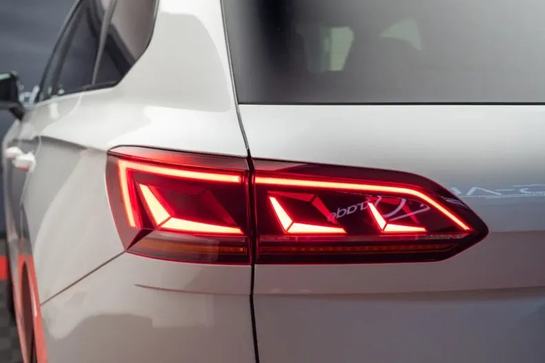 Volkswagen Touareg din 2021 cu 65.500 km - oferta VOL136796 - foto 11