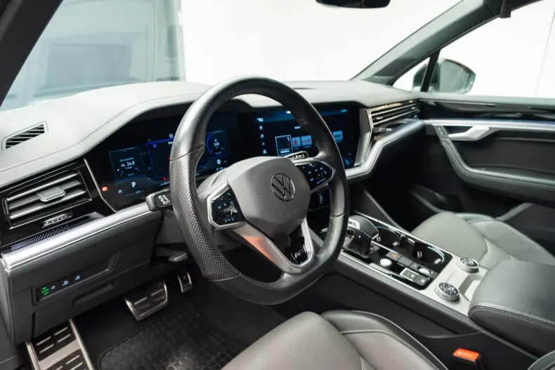 Volkswagen Touareg din 2021 cu 65.500 km - oferta VOL136796 - foto 19