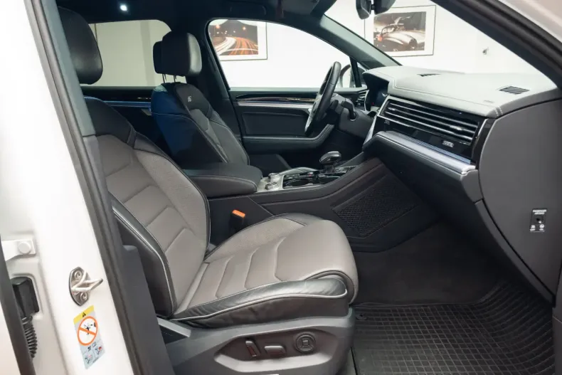 Volkswagen Touareg din 2021 cu 65.500 km - oferta VOL136796 - foto 31