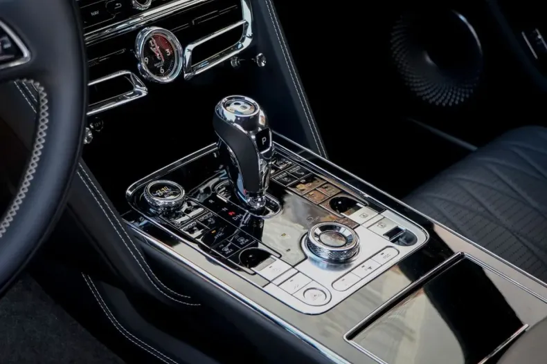 Bentley Flying Spur din 2024 cu 6.700 km - oferta BEN136797 - foto 25