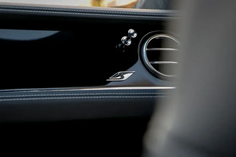 Bentley Flying Spur din 2024 cu 6.700 km - oferta BEN136797 - foto 30