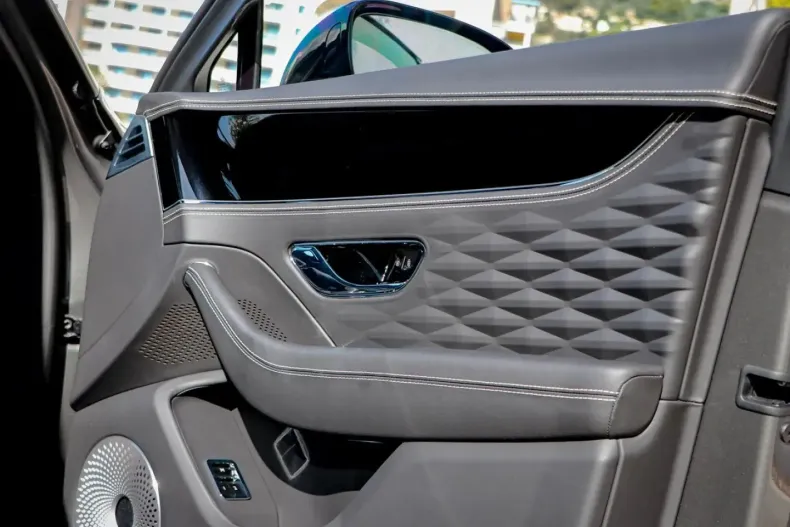 Bentley Flying Spur din 2024 cu 6.700 km - oferta BEN136797 - foto 35