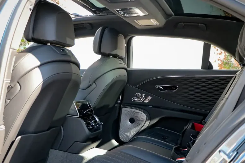 Bentley Flying Spur din 2024 cu 6.700 km - oferta BEN136797 - foto 40