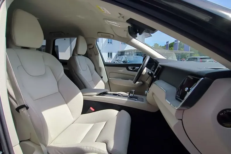 Volvo XC60 din 2023 cu 33.500 km - oferta VOL136799 - foto 11