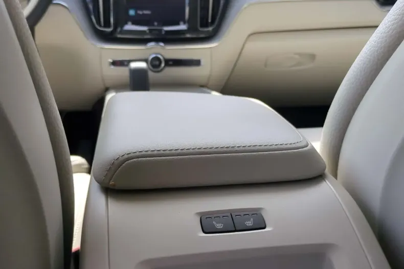 Volvo XC60 din 2023 cu 33.500 km - oferta VOL136799 - foto 21